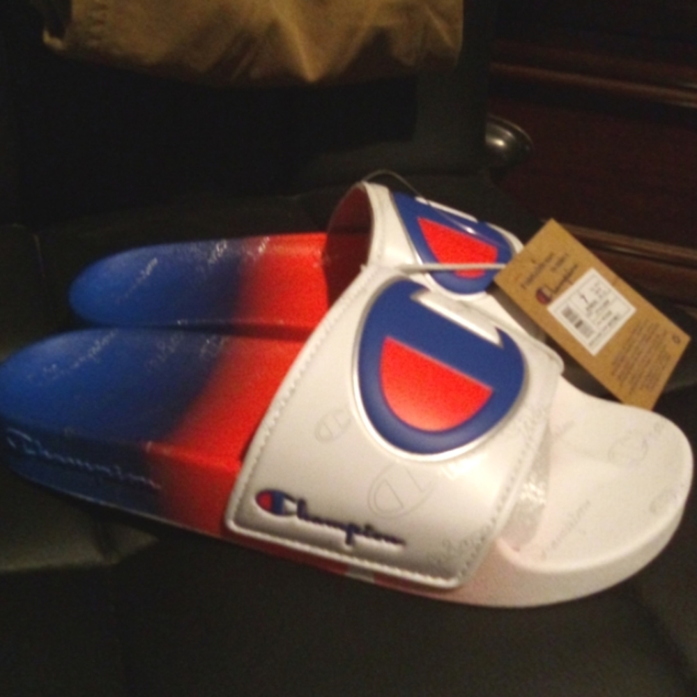Women's Champion slides - Picture 2 of 5